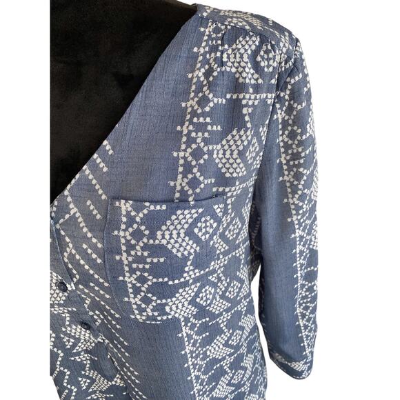 FRED DAVID BLUE AND WHITE GEO PRINT V/NECK PULLOVER TUNIC BLOUSE Sz -M - Picture 2 of 9
